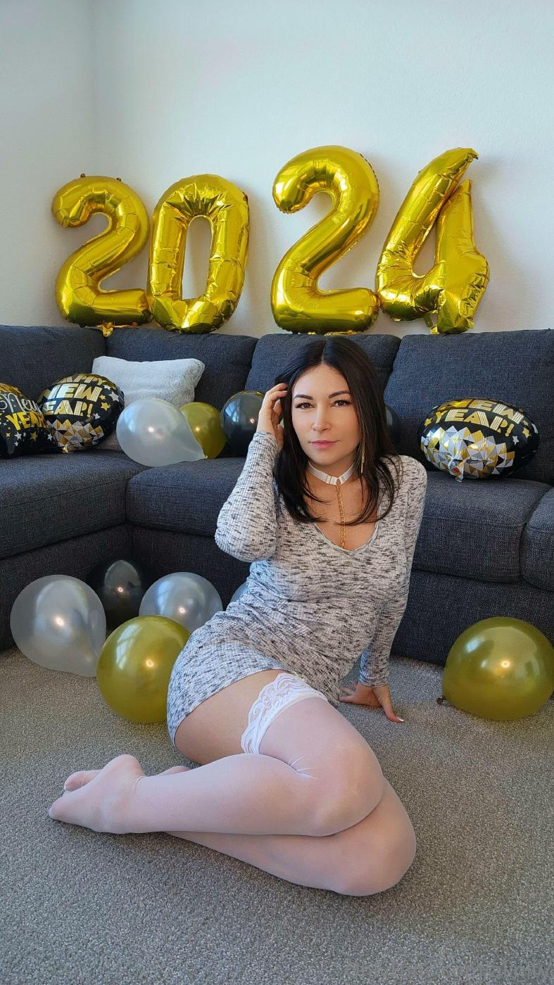 alinity_nude_lingerie_new_years_onlyfans_set_leaked-tcdcej alinity nude lingerie new years onlyfans set leaked tcdcej