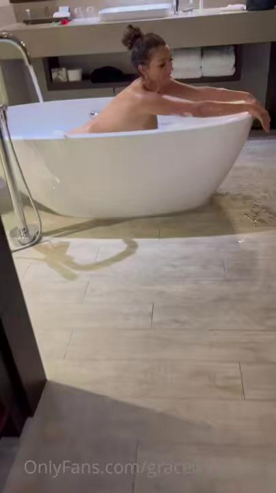 gracewearslace nude bath cunnilingus onlyfans video leaked