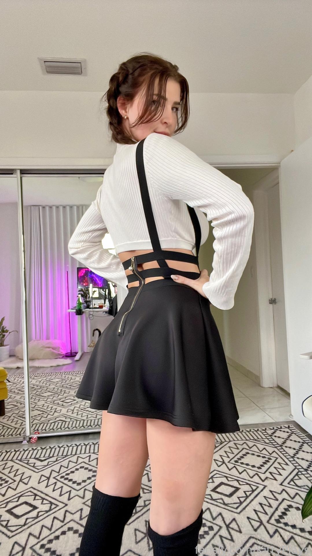 kittyplays deep cleavage sexy skirt fansly set leaked
