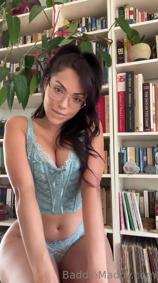 maddy belle nude lingerie fingering onlyfans video leaked