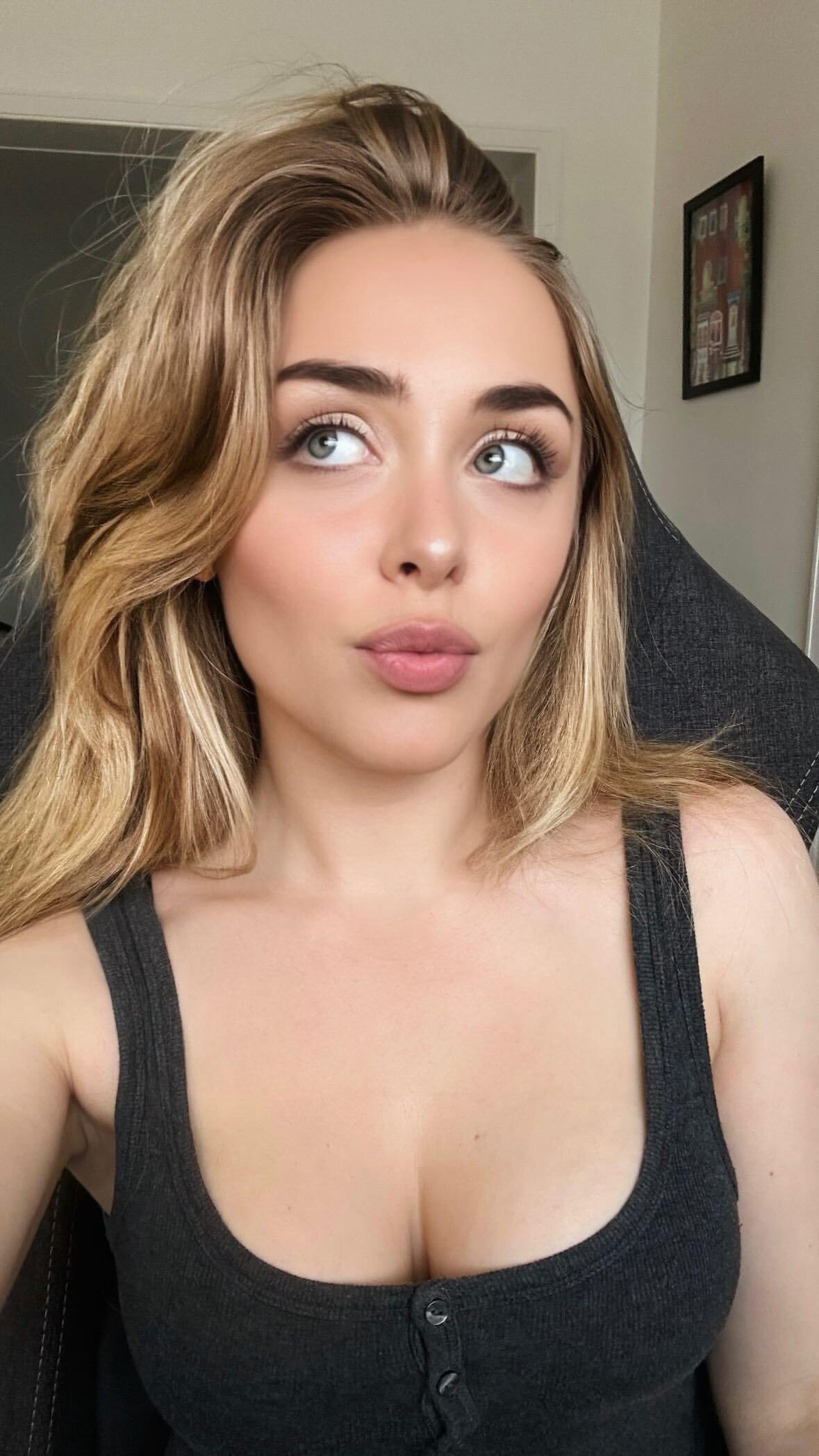 melina goransson hot cleavage fansly set leaked tejfgz