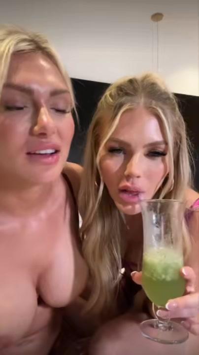 scarlettkissesxo nude lesbian livestream onlyfans video leaked