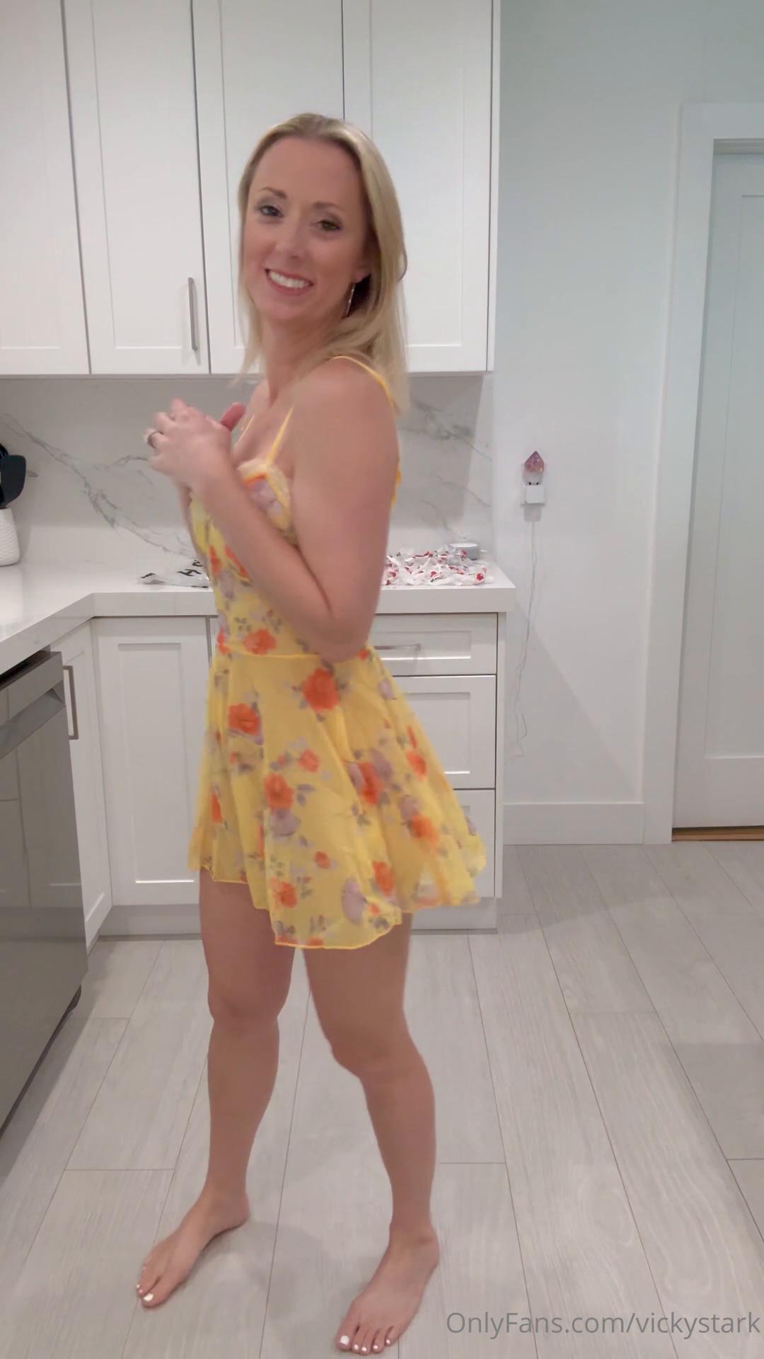 vicky_stark_nude_girl_next_door_try_on_onlyfans_video_leaked-kmbjqf vicky stark nude girl next door try on onlyfans video leaked kmbjqf