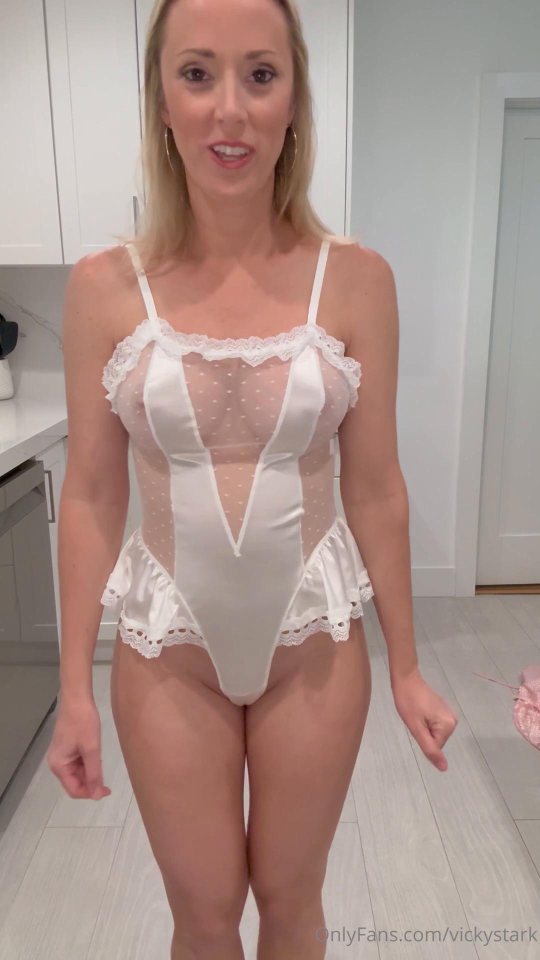 vicky stark nude silk nightwear onlyfans video leaked