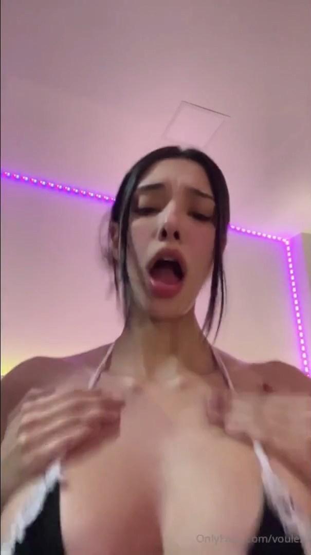 voulezj nipple pinch reveal onlyfans video leaked dqmdtm