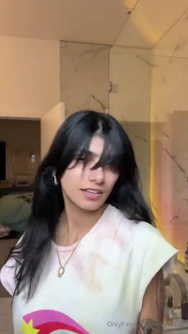 mia khalifa nude bathroom onlyfans livestream leaked crvobj