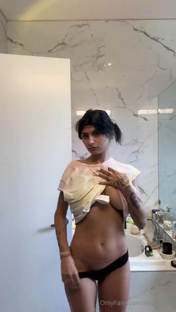 mia khalifa nude bathroom onlyfans livestream leaked pzpqta