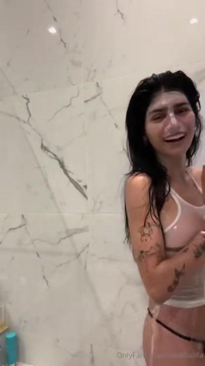 mia_khalifa_nude_wet_tank_top_onlyfans_video_leaked-whtwjg mia khalifa nude wet tank top onlyfans video leaked whtwjg