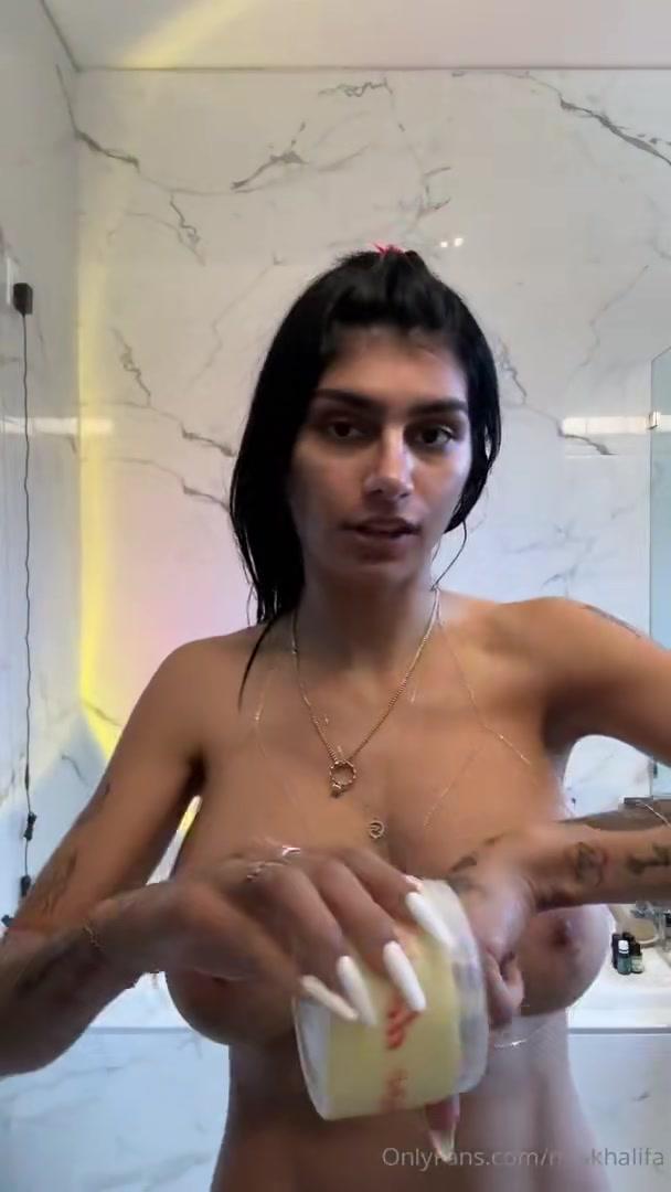 mia khalifa nude bathroom livestream onlyfans video leaked icqjut