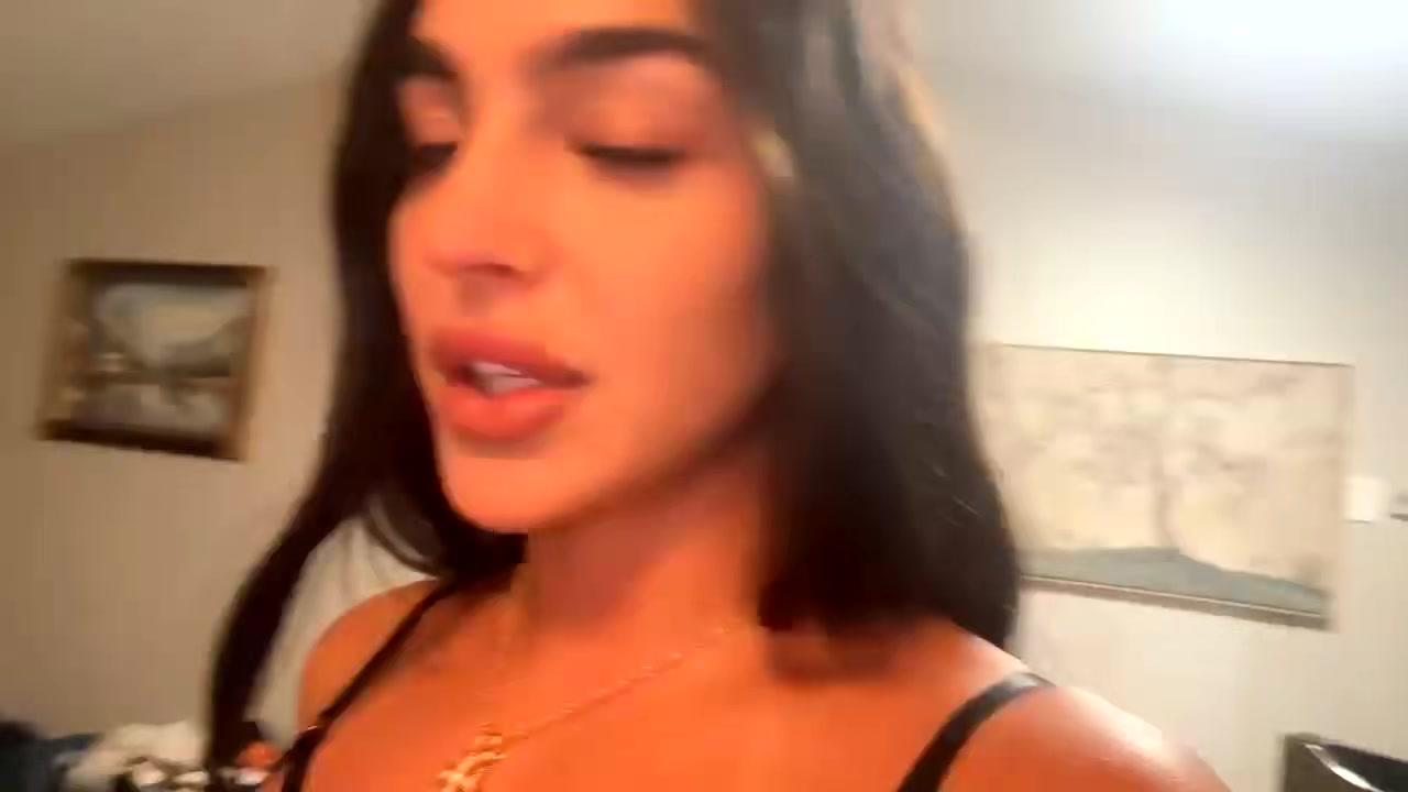 emily rinaudo lingerie kitchen livestream onlyfans video leaked orehuq