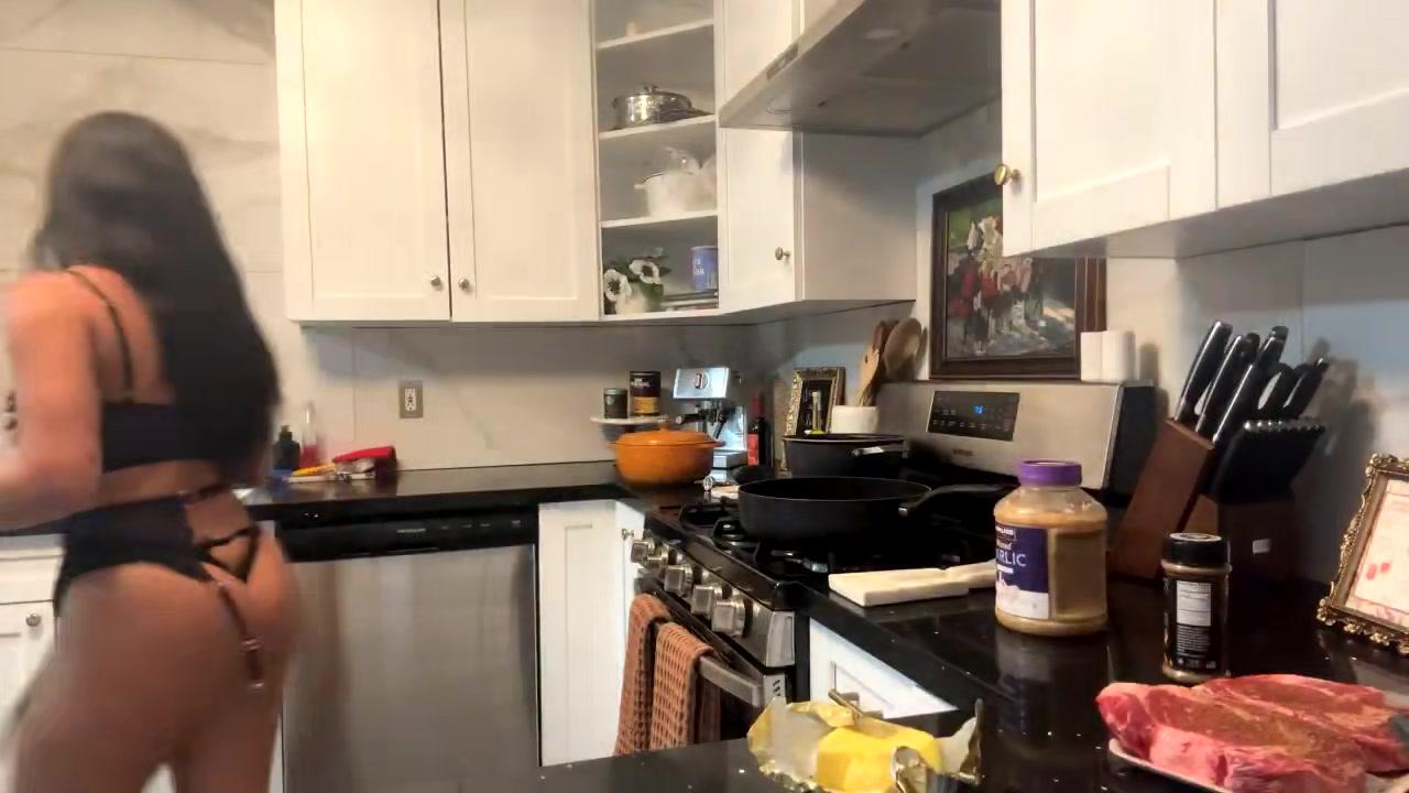 emily rinaudo lingerie kitchen livestream onlyfans video leaked saajci