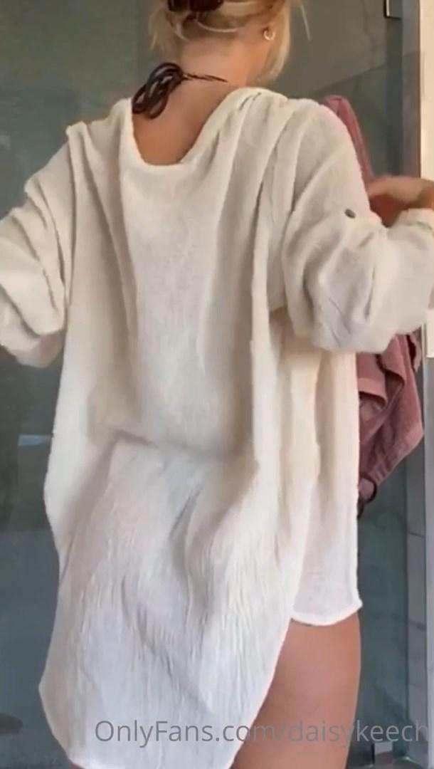 daisy keech nude bikini stripping onlyfans video leaked gxhoac influencersgonewild